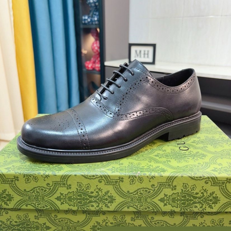 G*u*i leather shoes